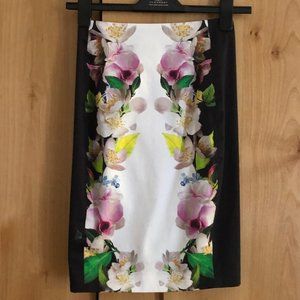 Ted Baker Women's Black Forget Me Not Floral Pencil Skirt Size 0